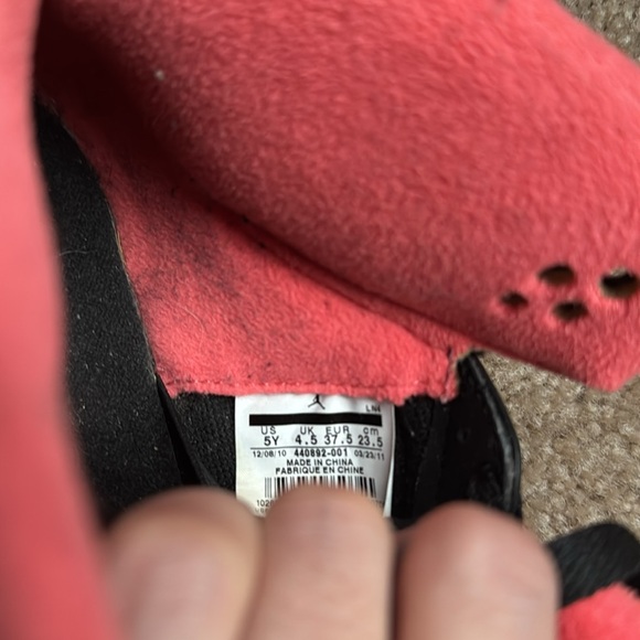 Jordan's Sz 7 women's - Picture 2 of 4